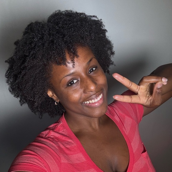 Meet your Posher, Renée! - Picture 14 of 14